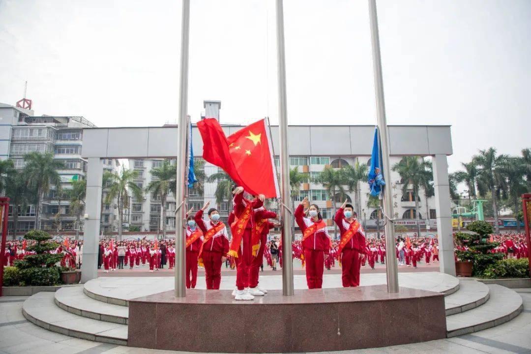 云南镇雄突发山体滑坡,科学避险自救很重要