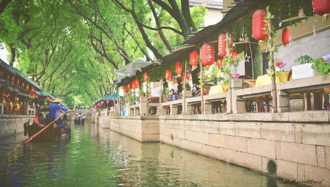 怎么补发前一天的朋友圈？游戏画面